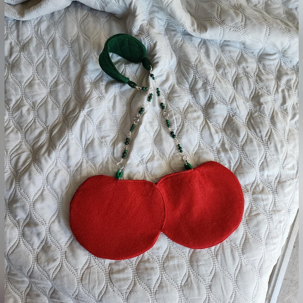 Cherries purse!